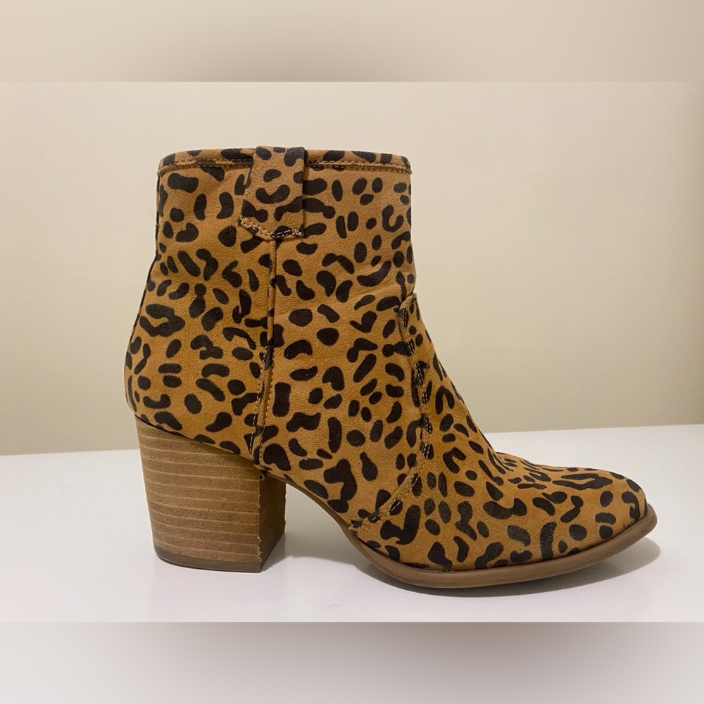 Leopard boots size 7.5